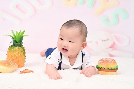 西藏宝宝在妈妈肚子里